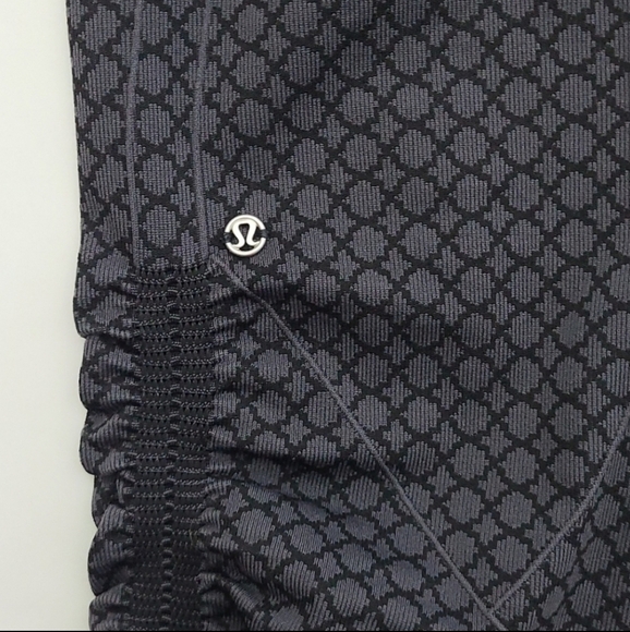 Lululemon In The  Flow Crop II (First Release) Heathered Deep Coal Size 8 - Picture 6 of 16